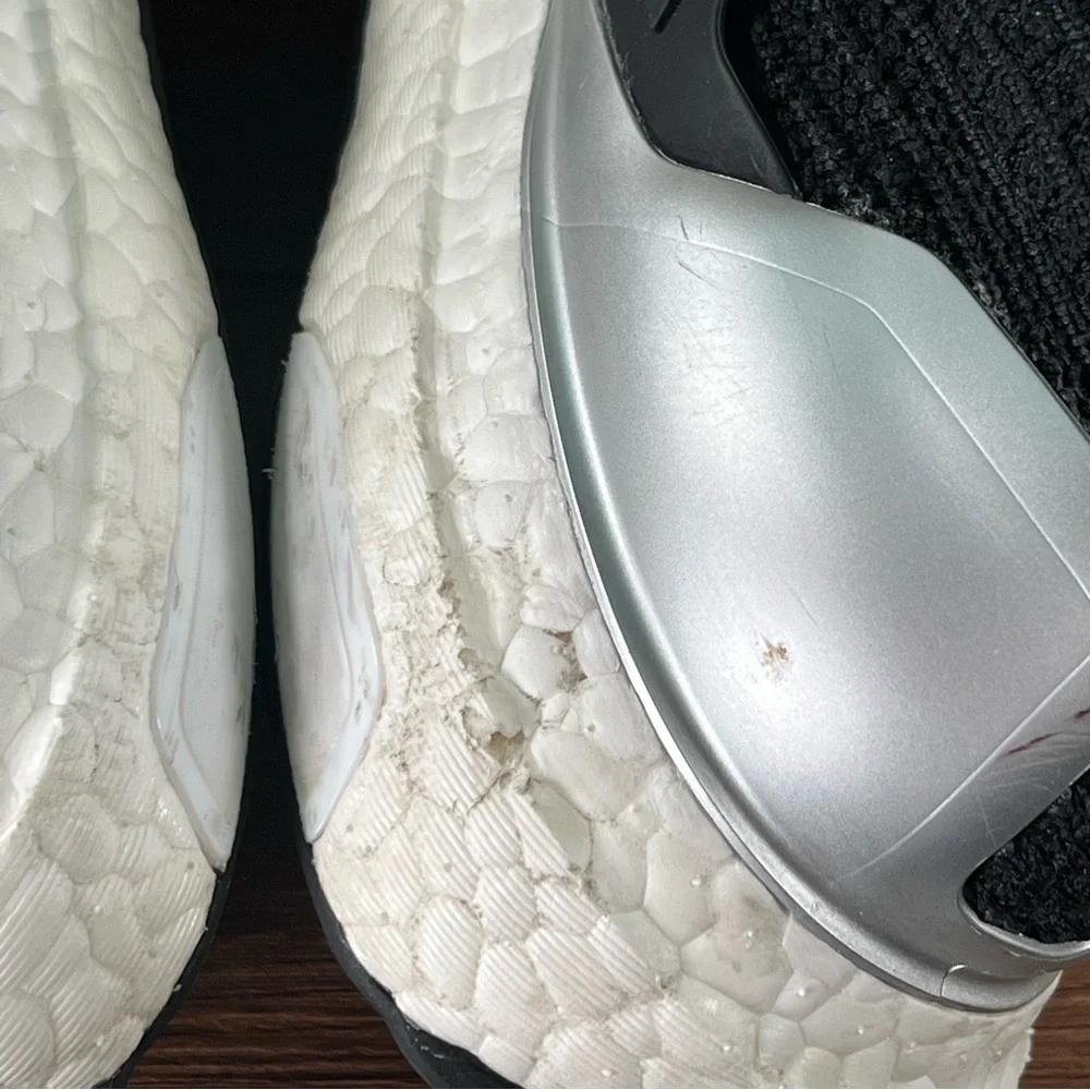 Adidas Ultraboost 4.0 Athletic Sneakers‎ Women’s Size 7 Shoes